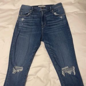 Like New! Abercrombie High Rise Ripped Skinny Jeans